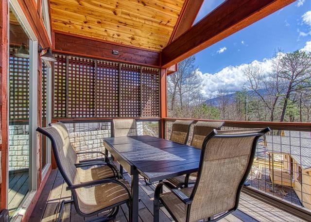 Tennessee Roots By Stony Brook Cabins แกตลิงเบิร์ก ภายนอก รูปภาพ